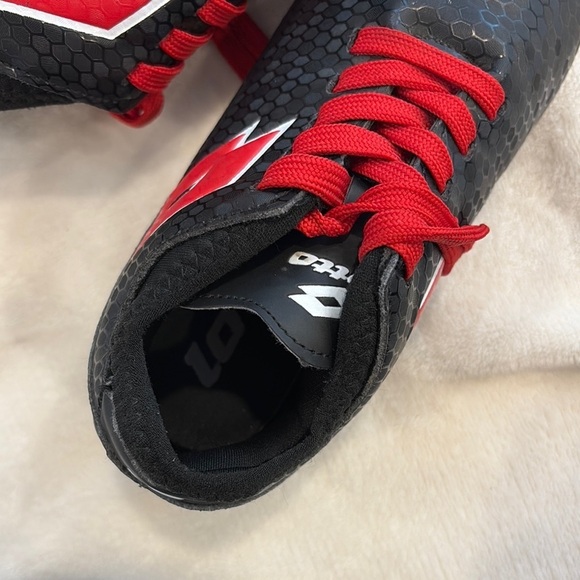 LOTTO Black and Red soccer cleats with Glossy Finish size 11 kids - Picture 7 of 10